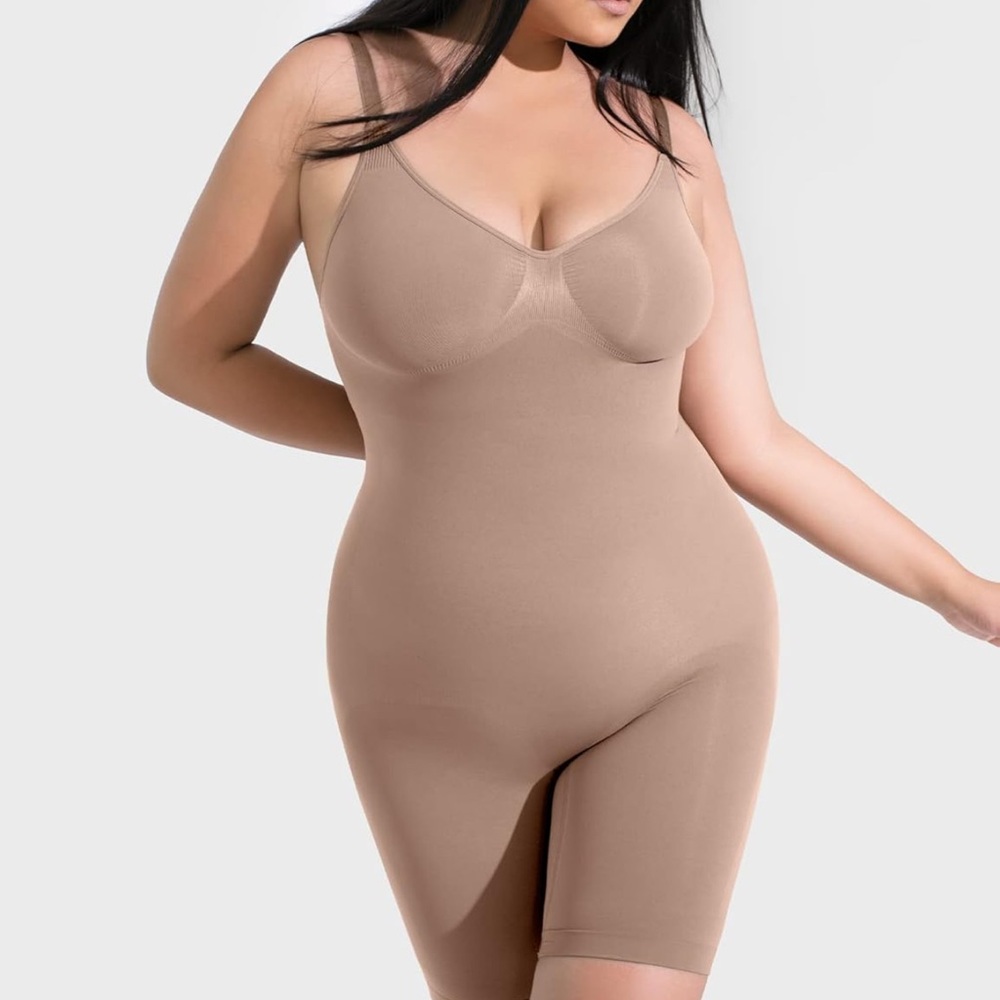 ❤️ PUMIEY Shapewear Bodysuit for Women Tummy Control V-Neck With Open Gusset